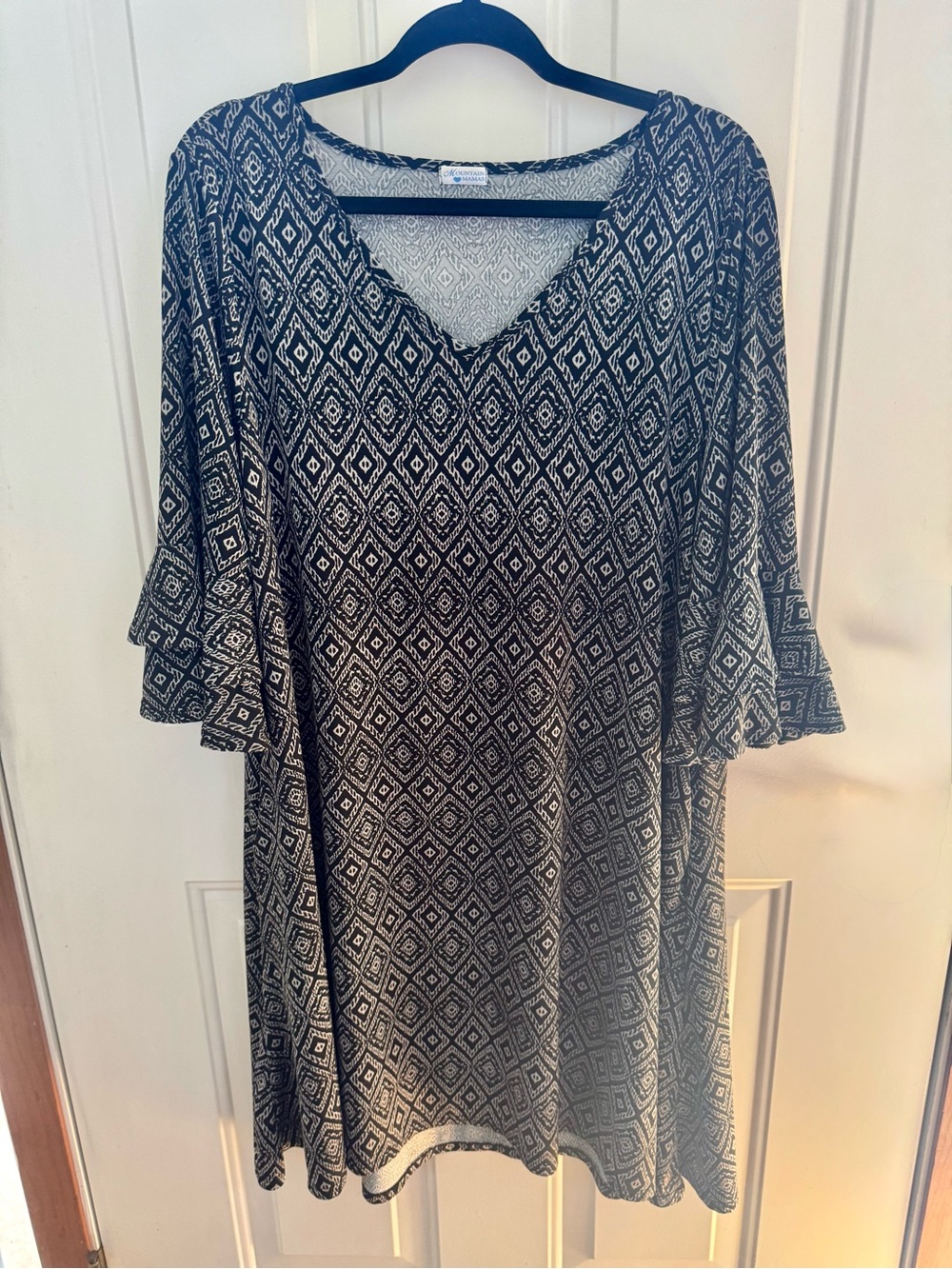 Geometric Print V-Neck Swing Dress in Black and Whites